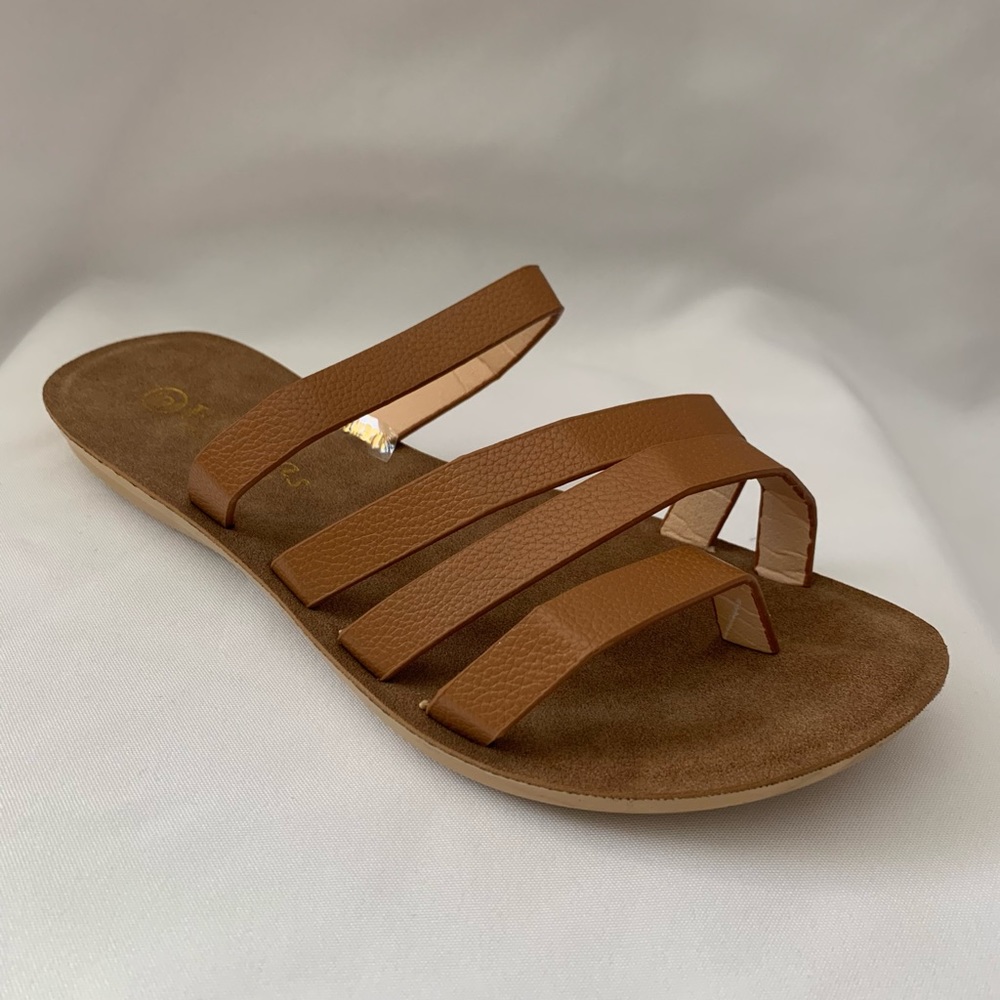 Tan sandals 💜 2/20 💜